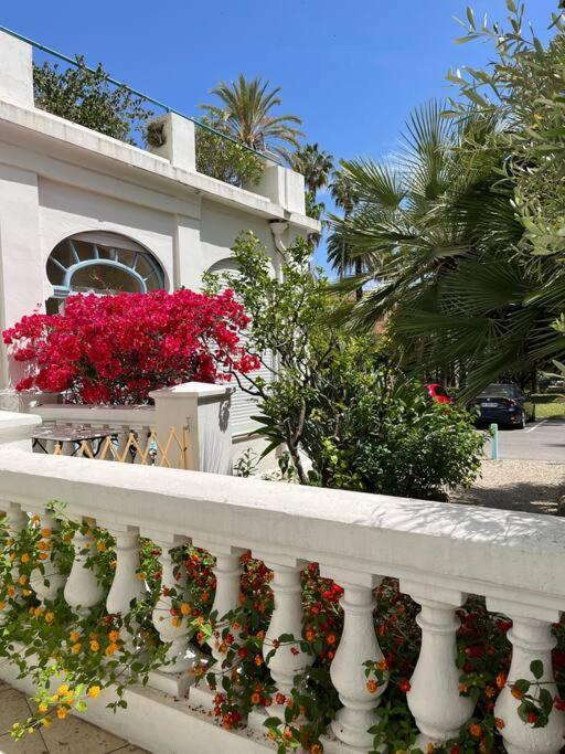 Beautiful Garden Apartment Steps From The Beach Mentona Zewnętrze zdjęcie